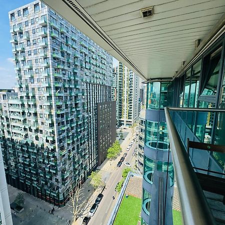 Modern 2Bed 2Bath Apartment Canary Wharf - Upto 5 Person London Kültér fotó