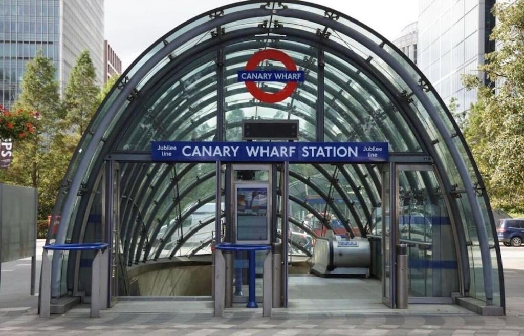 Modern 2Bed 2Bath Apartment Canary Wharf - Upto 5 Person London Kültér fotó