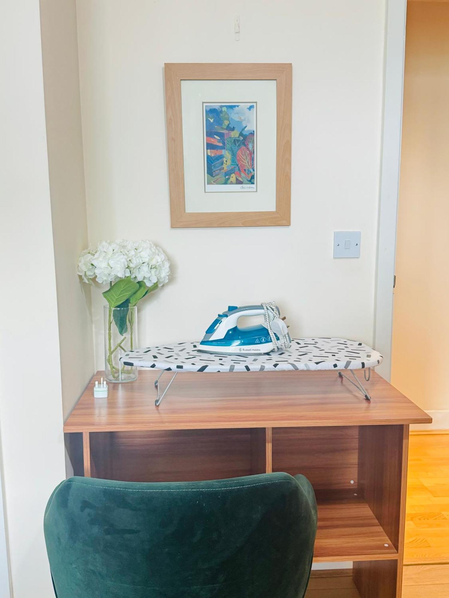 Modern 2Bed 2Bath Apartment Canary Wharf - Upto 5 Person London Kültér fotó