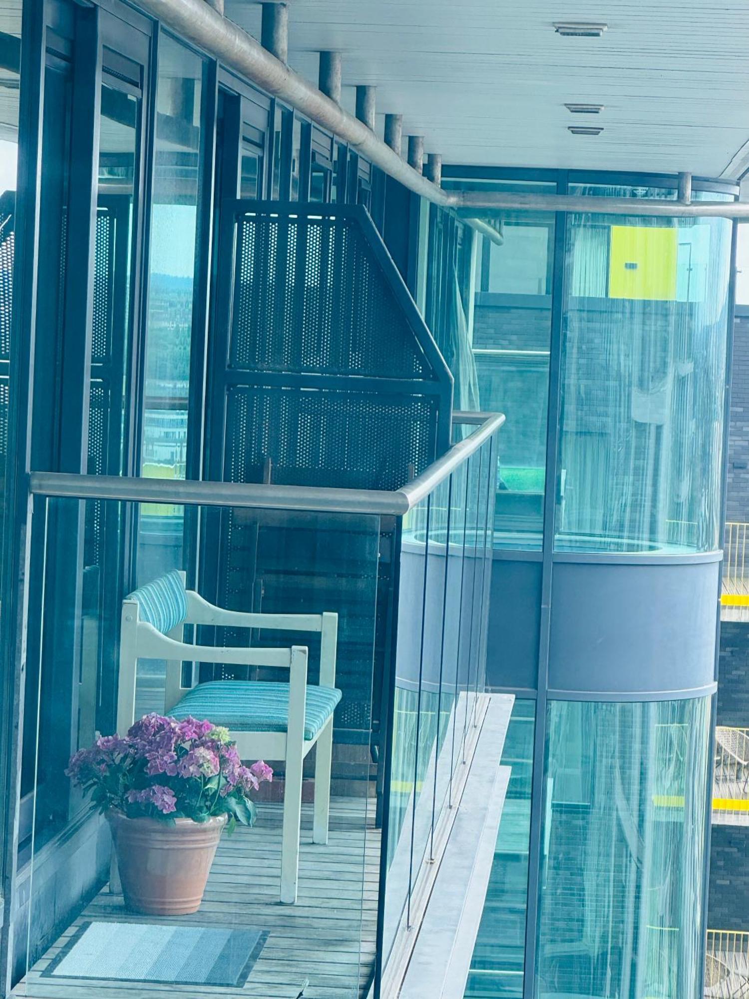 Modern 2Bed 2Bath Apartment Canary Wharf - Upto 5 Person London Kültér fotó
